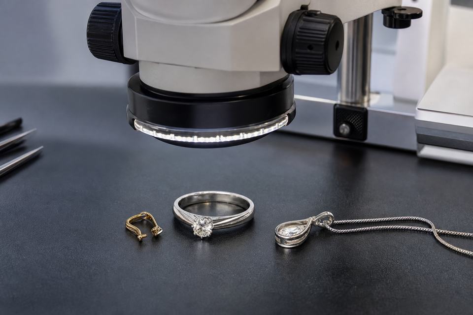 led-ring-light-jewelry-prong-clasp-inspection